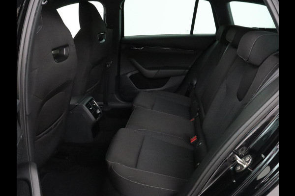 Škoda Octavia 1.4 TSI iV PHEV Sport | Sportstoelen | Carplay | Sfeerverlichting | Navigatie | Sportstuur | Parkeerhulp | Full LED | Climate control