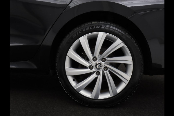 Škoda Octavia 1.4 TSI iV PHEV Sport | Sportstoelen | Carplay | Sfeerverlichting | Navigatie | Sportstuur | Parkeerhulp | Full LED | Climate control