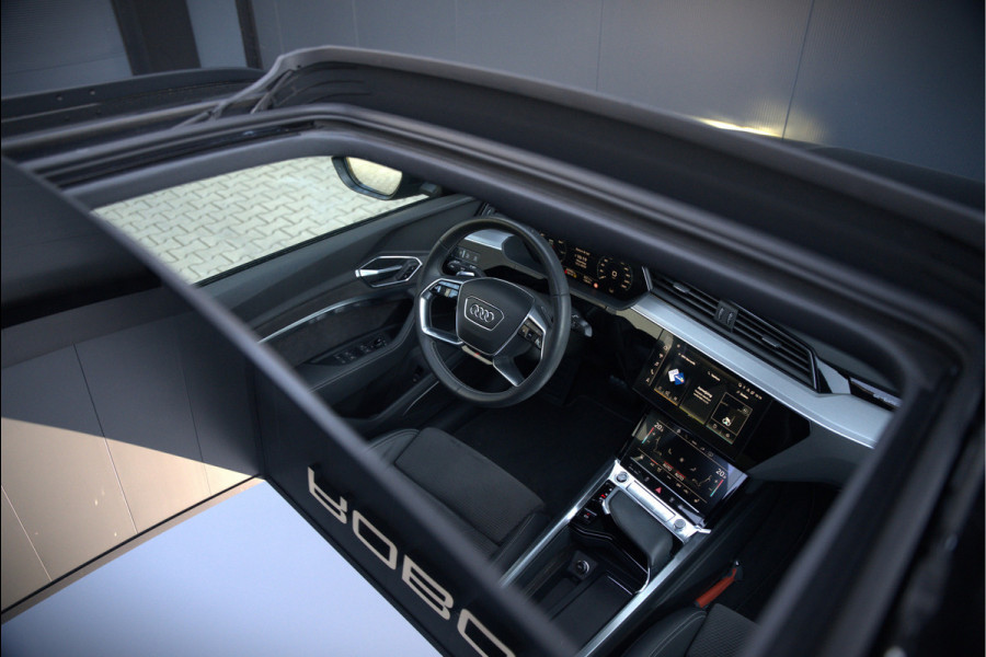 Audi e-tron e-tron 50 quattro S edition Black 71 kWh | S Line | Black Edition | Panoramadak | Memory Seats | Camera | Luchtvering | Adaptive Cruise Control | Keyless | Matrix LED | Leder | Stoelverwarming | NAP | BTW