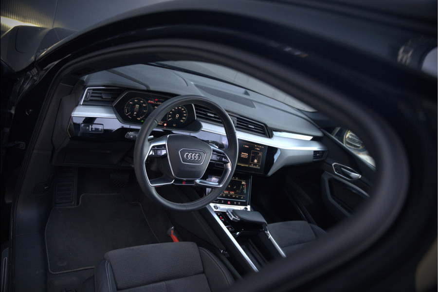 Audi e-tron e-tron 50 quattro S edition Black 71 kWh | S Line | Black Edition | Panoramadak | Memory Seats | Camera | Luchtvering | Adaptive Cruise Control | Keyless | Matrix LED | Leder | Stoelverwarming | NAP | BTW