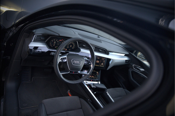 Audi e-tron e-tron 50 quattro S edition Black 71 kWh | S Line | Black Edition | Panoramadak | Memory Seats | Camera | Luchtvering | Adaptive Cruise Control | Keyless | Matrix LED | Leder | Stoelverwarming | NAP | BTW