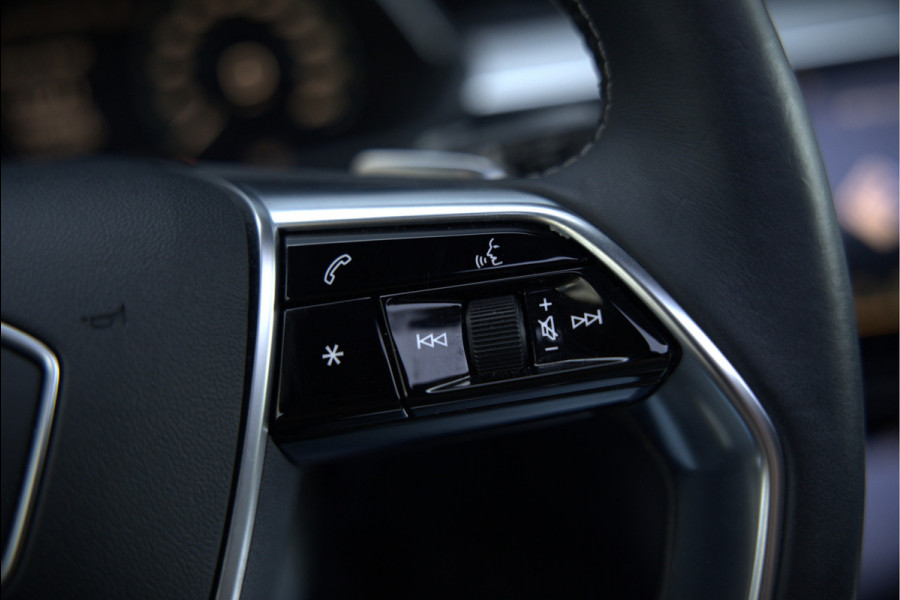 Audi e-tron e-tron 50 quattro S edition Black 71 kWh | S Line | Black Edition | Panoramadak | Memory Seats | Camera | Luchtvering | Adaptive Cruise Control | Keyless | Matrix LED | Leder | Stoelverwarming | NAP | BTW