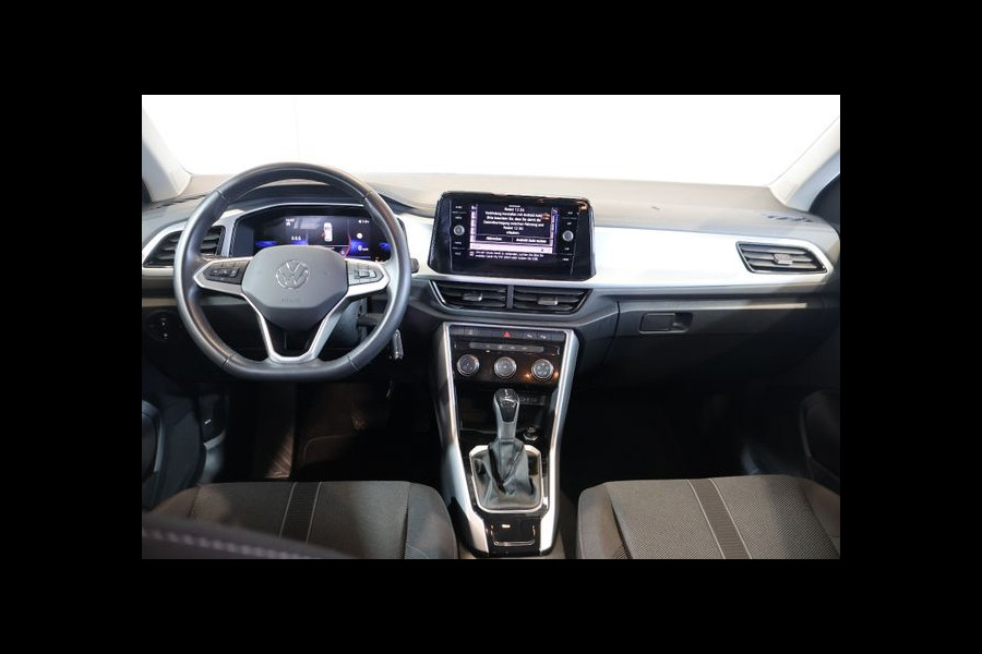 Volkswagen T-Roc 1.5 TSI (110kW/150 pk) DSG-7 AUT. ** LED, VIRTUAL, LANE ASS, TREKH, 17-inch LMV, PRIVACY ** 1e EIG - UNFALLFREI ** ** INFORMEER OOK NAAR ONZE AANTREKKELIJKE FINANCIAL-LEASE TARIEVEN **