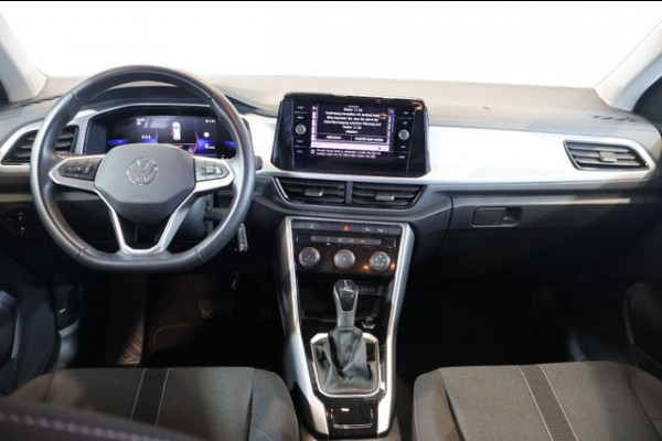 Volkswagen T-Roc 1.5 TSI (110kW/150 pk) DSG-7 AUT. ** LED, VIRTUAL, LANE ASS, TREKH, 17-inch LMV, PRIVACY ** 1e EIG - UNFALLFREI ** ** INFORMEER OOK NAAR ONZE AANTREKKELIJKE FINANCIAL-LEASE TARIEVEN **