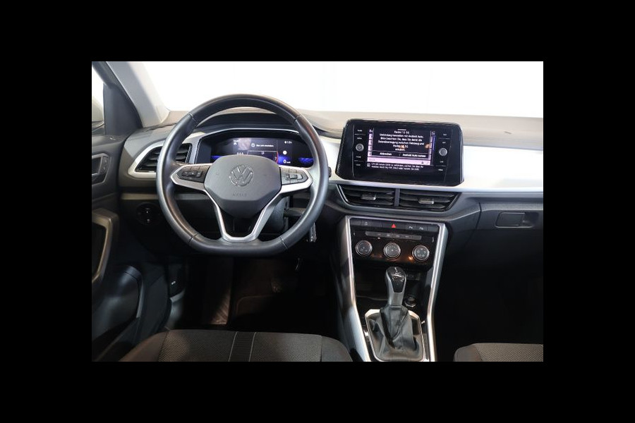 Volkswagen T-Roc 1.5 TSI (110kW/150 pk) DSG-7 AUT. ** LED, VIRTUAL, LANE ASS, TREKH, 17-inch LMV, PRIVACY ** 1e EIG - UNFALLFREI ** ** INFORMEER OOK NAAR ONZE AANTREKKELIJKE FINANCIAL-LEASE TARIEVEN **