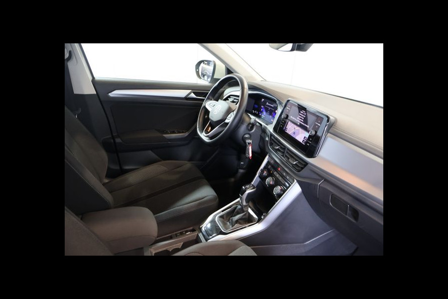 Volkswagen T-Roc 1.5 TSI (110kW/150 pk) DSG-7 AUT. ** LED, VIRTUAL, LANE ASS, TREKH, 17-inch LMV, PRIVACY ** 1e EIG - UNFALLFREI ** ** INFORMEER OOK NAAR ONZE AANTREKKELIJKE FINANCIAL-LEASE TARIEVEN **
