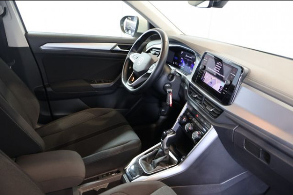 Volkswagen T-Roc 1.5 TSI (110kW/150 pk) DSG-7 AUT. ** LED, VIRTUAL, LANE ASS, TREKH, 17-inch LMV, PRIVACY ** 1e EIG - UNFALLFREI ** ** INFORMEER OOK NAAR ONZE AANTREKKELIJKE FINANCIAL-LEASE TARIEVEN **