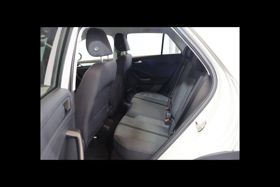 Volkswagen T-Roc 1.5 TSI (110kW/150 pk) DSG-7 AUT. ** LED, VIRTUAL, LANE ASS, TREKH, 17-inch LMV, PRIVACY ** 1e EIG - UNFALLFREI ** ** INFORMEER OOK NAAR ONZE AANTREKKELIJKE FINANCIAL-LEASE TARIEVEN **