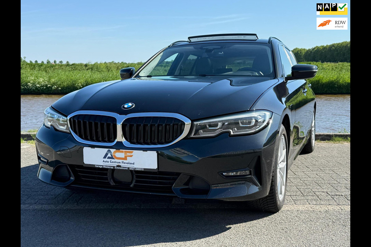BMW 3 Serie Touring 330e High Executive Sportline / panorama BMW 3 Serie Touring 330e High Executive Sportline / panorama