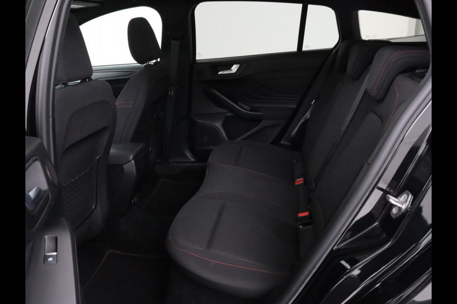 Ford Focus 1.5 EcoBoost ST Line | Panoramadak | Head-Up | Trekhaak | Stoel & stuurverwarming | Adaptive cruise | Camera | Keyless | B&O Sound | Park Assist | Carplay | Navigatie | Comfortstoelen