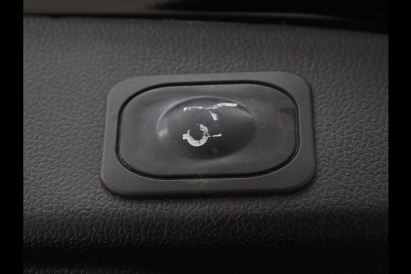 Ford Focus 1.5 EcoBoost ST Line | Panoramadak | Head-Up | Trekhaak | Stoel & stuurverwarming | Adaptive cruise | Camera | Keyless | B&O Sound | Park Assist | Carplay | Navigatie | Comfortstoelen