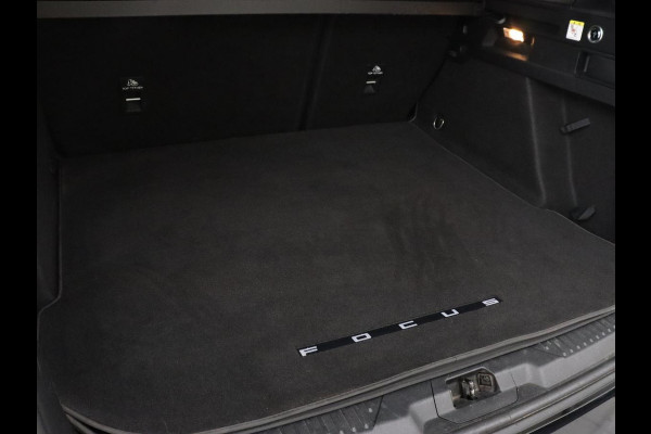 Ford Focus 1.5 EcoBoost ST Line | Panoramadak | Head-Up | Trekhaak | Stoel & stuurverwarming | Adaptive cruise | Camera | Keyless | B&O Sound | Park Assist | Carplay | Navigatie | Comfortstoelen