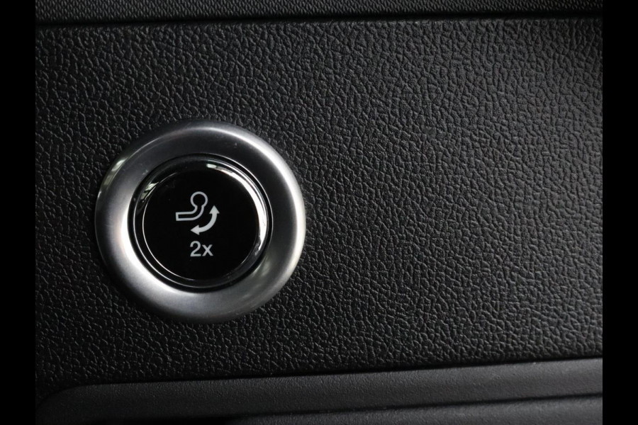 Ford Focus 1.5 EcoBoost ST Line | Panoramadak | Head-Up | Trekhaak | Stoel & stuurverwarming | Adaptive cruise | Camera | Keyless | B&O Sound | Park Assist | Carplay | Navigatie | Comfortstoelen