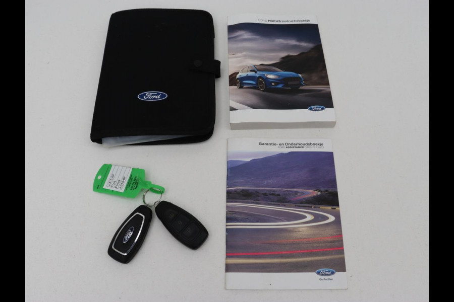 Ford Focus 1.5 EcoBoost ST Line | Panoramadak | Head-Up | Trekhaak | Stoel & stuurverwarming | Adaptive cruise | Camera | Keyless | B&O Sound | Park Assist | Carplay | Navigatie | Comfortstoelen
