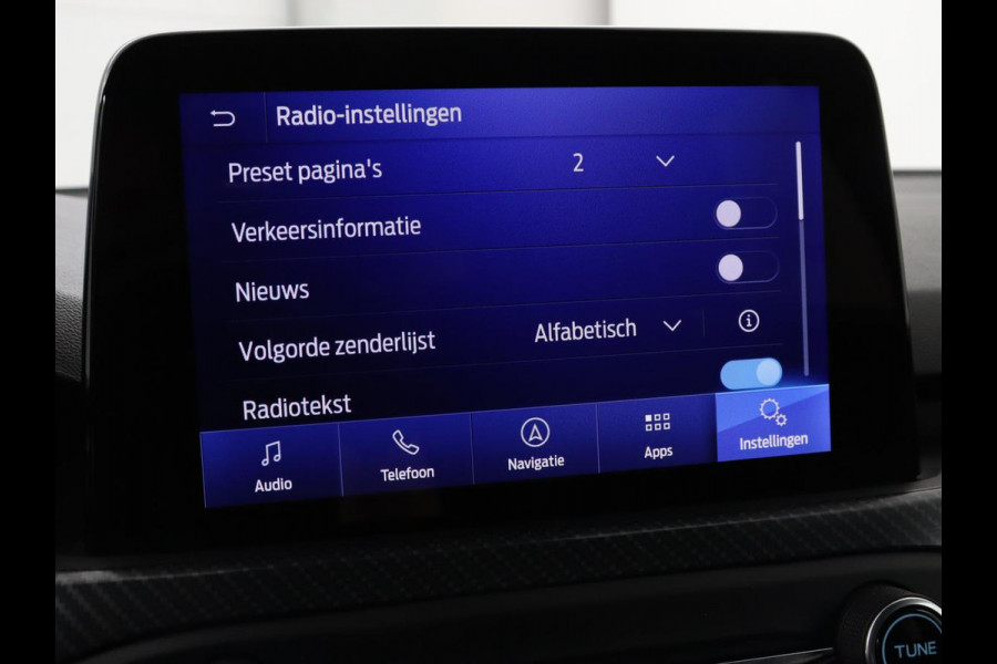 Ford Focus 1.5 EcoBoost ST Line | Panoramadak | Head-Up | Trekhaak | Stoel & stuurverwarming | Adaptive cruise | Camera | Keyless | B&O Sound | Park Assist | Carplay | Navigatie | Comfortstoelen