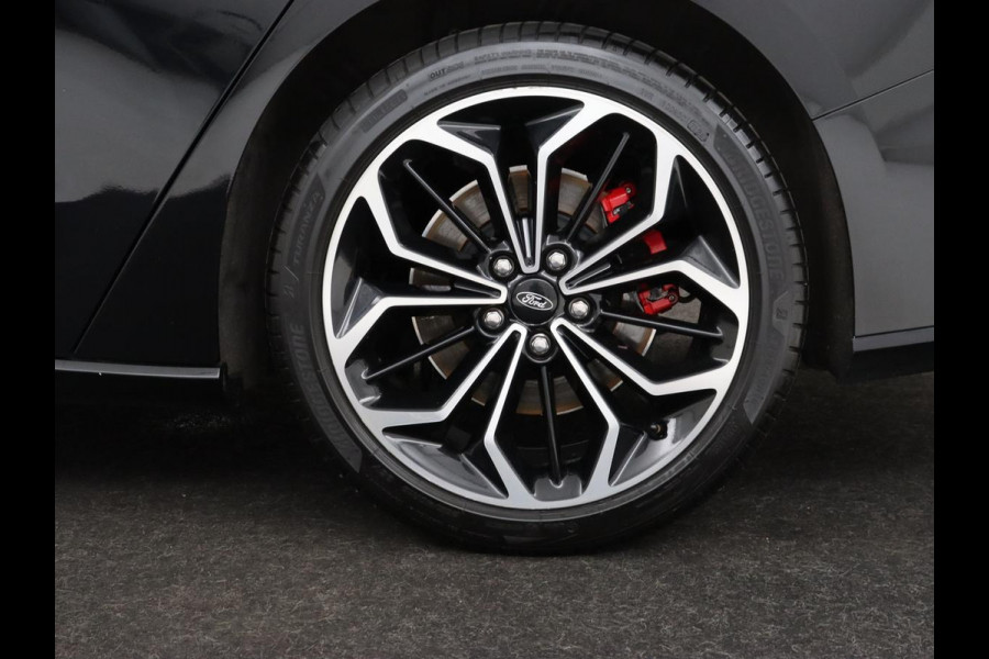 Ford Focus 1.5 EcoBoost ST Line | Panoramadak | Head-Up | Trekhaak | Stoel & stuurverwarming | Adaptive cruise | Camera | Keyless | B&O Sound | Park Assist | Carplay | Navigatie | Comfortstoelen