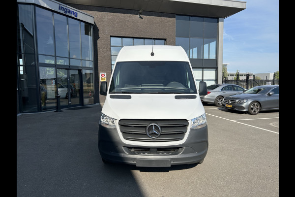 Mercedes-Benz Sprinter 317 CDI L2 H2 Automaat / MBUX / Navigatie / Camera / Parkeersensoren / Cruise control / Airco / 270 Graden achterdeuren