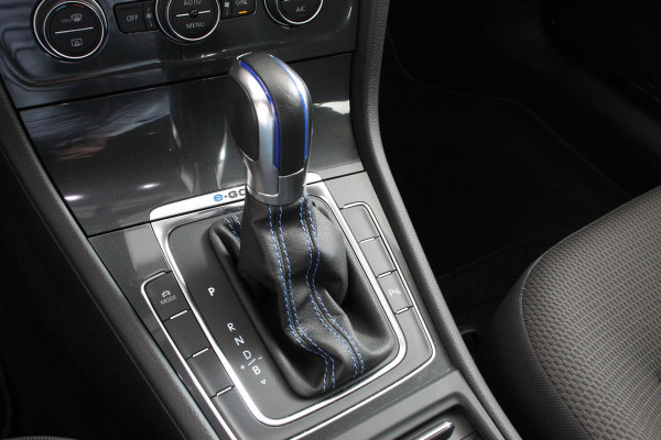 Volkswagen e-Golf Edition Navigatie Climate Control Cruise Control Lichtmetalen velgen 17" Parkeer Sensoren V+A