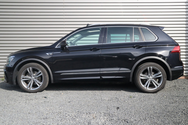 Volkswagen Tiguan 1.5 TSI R-Line Highline Panorama / Camera / Digital dash / Adaptieve cruise / 19inch
