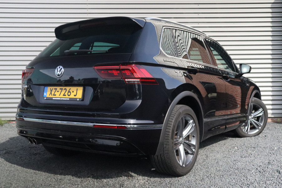 Volkswagen Tiguan 1.5 TSI R-Line Highline Panorama / Camera / Digital dash / Adaptieve cruise / 19inch