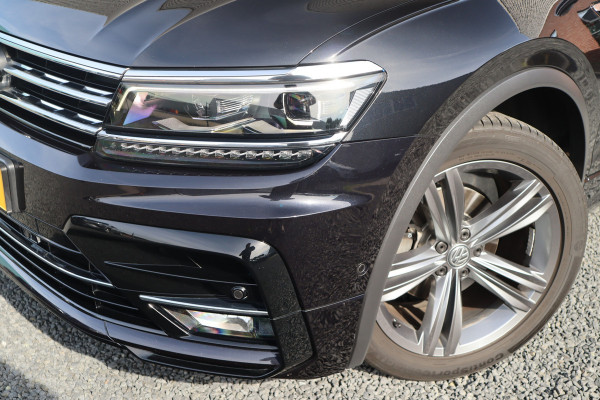 Volkswagen Tiguan 1.5 TSI R-Line Highline Panorama / Camera / Digital dash / Adaptieve cruise / 19inch