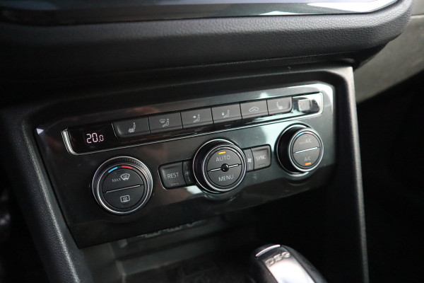 Volkswagen Tiguan 1.5 TSI R-Line Highline Panorama / Camera / Digital dash / Adaptieve cruise / 19inch