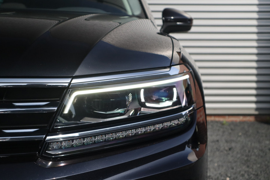 Volkswagen Tiguan 1.5 TSI R-Line Highline Panorama / Camera / Digital dash / Adaptieve cruise / 19inch
