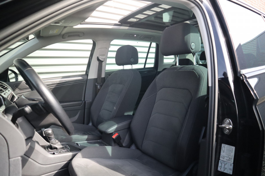 Volkswagen Tiguan 1.5 TSI R-Line Highline Panorama / Camera / Digital dash / Adaptieve cruise / 19inch