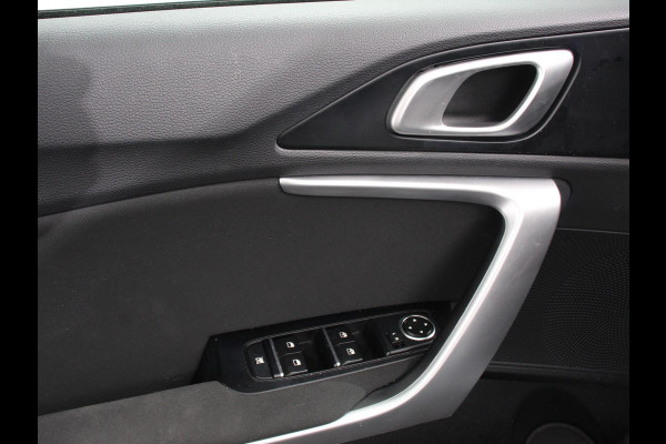Kia Ceed Sportswagon 1.5 T-GDi 160pk Prestige Navigatie Apple Carplay/Android Auto Camera Stoel- en stuurverwarming Cruise Control Climate Control Start/Stop systeem Getinte ramen