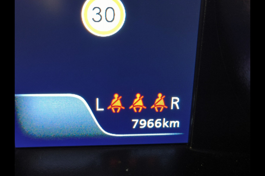 Suzuki Swift 1.2 Select Smart Hybrid uit 2024 Rijklaar + Fabrieksgarantie tot 02-2027 Henk Jongen Auto's in Helmond,  al 50 jaar service zoals 't hoort!