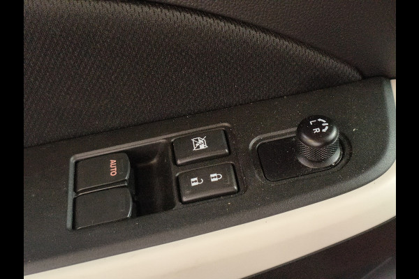 Suzuki Swift 1.2 Select Smart Hybrid uit 2024 Rijklaar + Fabrieksgarantie tot 02-2027 Henk Jongen Auto's in Helmond,  al 50 jaar service zoals 't hoort!