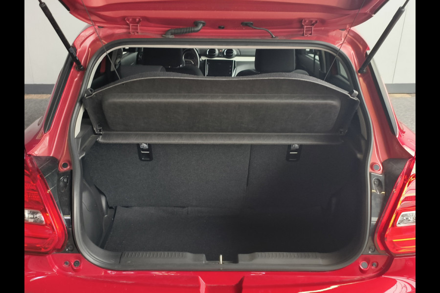 Suzuki Swift 1.2 Select Smart Hybrid uit 2024 Rijklaar + Fabrieksgarantie tot 02-2027 Henk Jongen Auto's in Helmond,  al 50 jaar service zoals 't hoort!