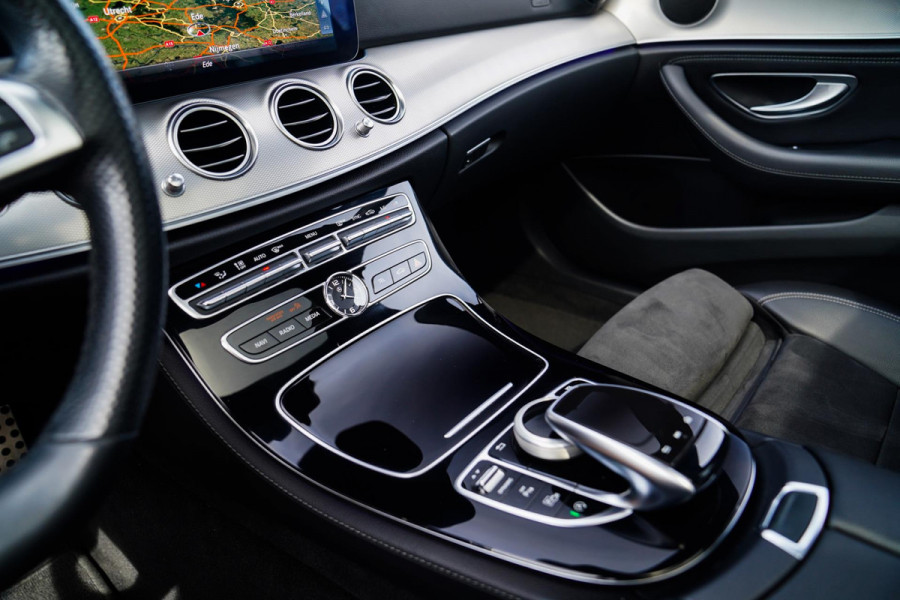 Mercedes-Benz E-Klasse 200 Ambition | Pano | Parkpilot | Sfeerverlichting