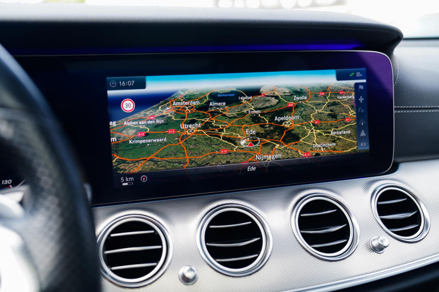 Mercedes-Benz E-Klasse 200 Ambition | Pano | Parkpilot | Sfeerverlichting
