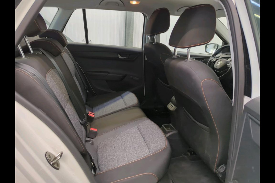 Škoda Fabia Combi 1.0 TSI DSG Business Edition Trekhaak Navigatie Apple Carplay/Android Auto Parkeersensoren achter Stoelverwarming Cruise Control Airco
