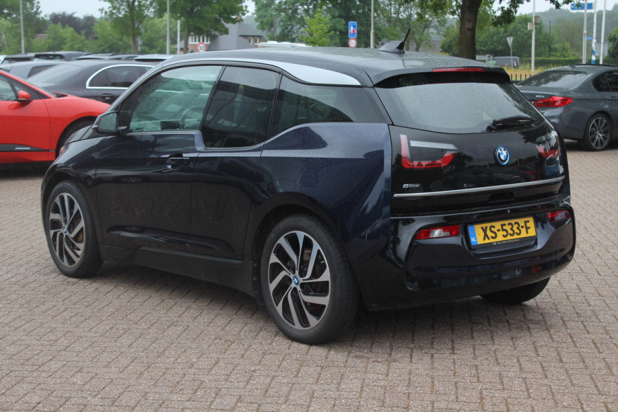 BMW i3 Basis 120Ah 42 kWh / SoH 90.5% / Camera / Navigatie / 19'' / Harman Kardon / Stoelverwarming / Cruise Control / Warmtepomp / Getint glas