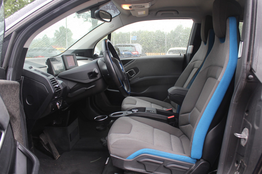 BMW i3 Basis 120Ah 42 kWh / SoH 90.5% / Camera / Navigatie / 19'' / Harman Kardon / Stoelverwarming / Cruise Control / Warmtepomp / Getint glas