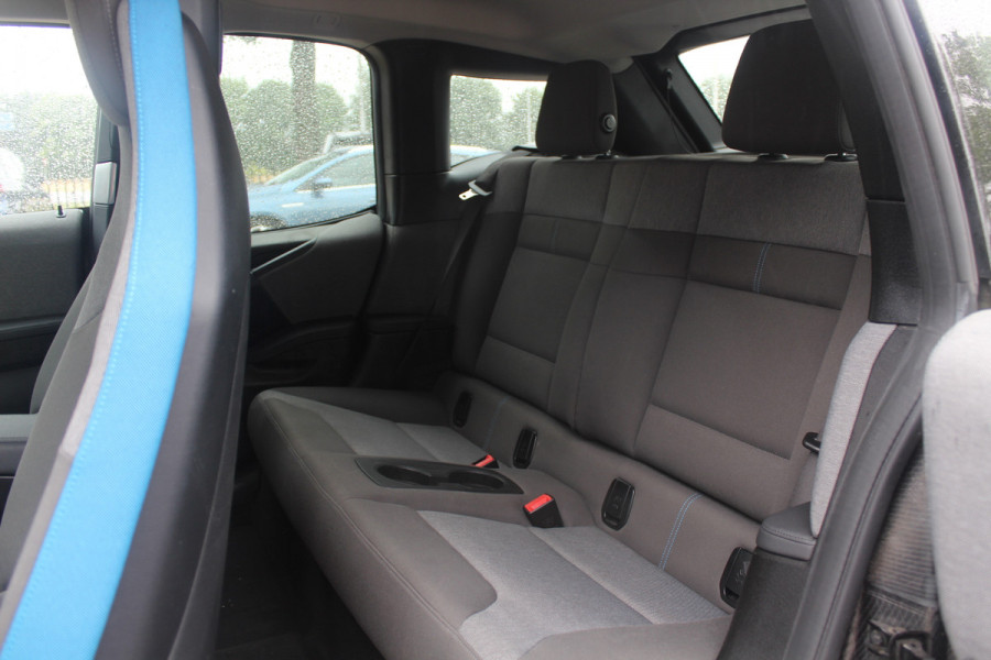 BMW i3 Basis 120Ah 42 kWh / SoH 90.5% / Camera / Navigatie / 19'' / Harman Kardon / Stoelverwarming / Cruise Control / Warmtepomp / Getint glas