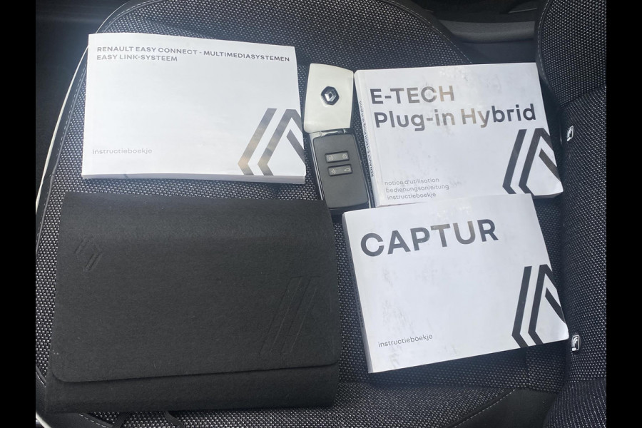 Renault Captur Techno Plug-in Hybride | Camera | Navi | Complete nette auto | Rijklaar met 12 mnd BOVAG garantie