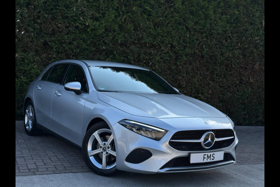 Mercedes-Benz A-Klasse 200 Luxury Line Facelift CarPlay Camera