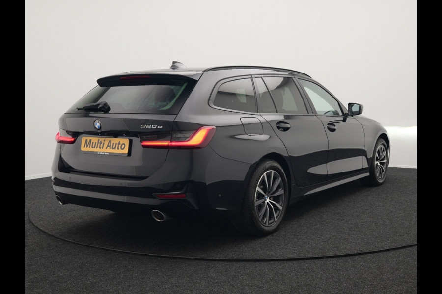 BMW 3 Serie Touring 320e Sportline Plug In Hybrid 204pk Dealer O.H PHEV | Sportstoelen Verwarmd | Camera | Apple Carplay | Navi Full Map | DAB | El. Achterklep |
