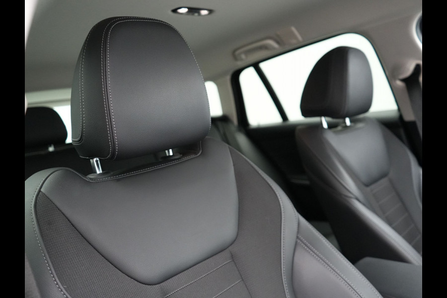 BMW 3 Serie Touring 320e Sportline Plug In Hybrid 204pk Dealer O.H PHEV | Sportstoelen Verwarmd | Camera | Apple Carplay | Navi Full Map | DAB | El. Achterklep |