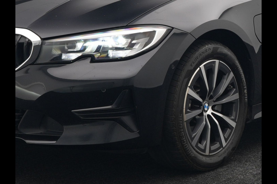 BMW 3 Serie Touring 320e Sportline Plug In Hybrid 204pk Dealer O.H PHEV | Sportstoelen Verwarmd | Camera | Apple Carplay | Navi Full Map | DAB | El. Achterklep |