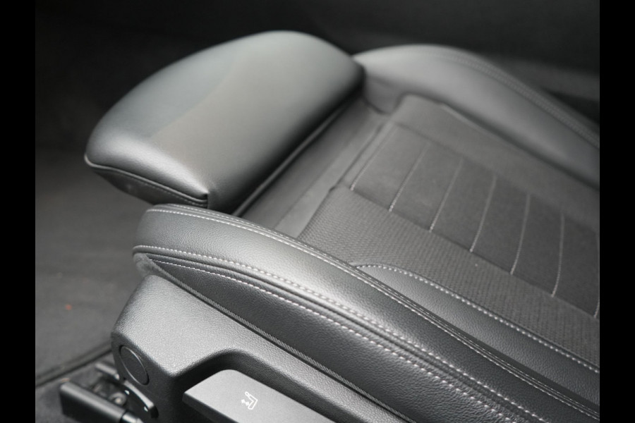 BMW 3 Serie Touring 320e Sportline Plug In Hybrid 204pk Dealer O.H PHEV | Sportstoelen Verwarmd | Camera | Apple Carplay | Navi Full Map | DAB | El. Achterklep |