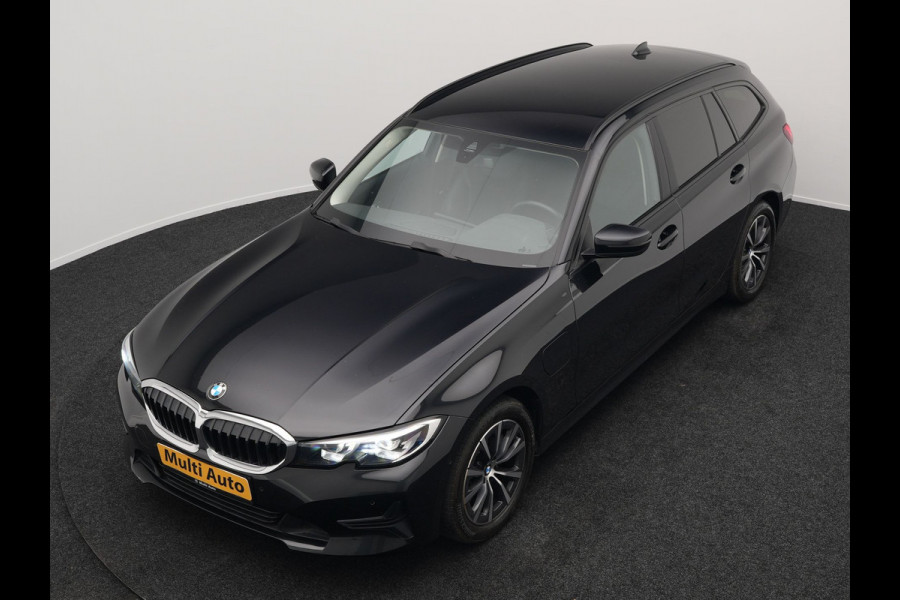 BMW 3 Serie Touring 320e Sportline Plug In Hybrid 204pk Dealer O.H PHEV | Sportstoelen Verwarmd | Camera | Apple Carplay | Navi Full Map | DAB | El. Achterklep |