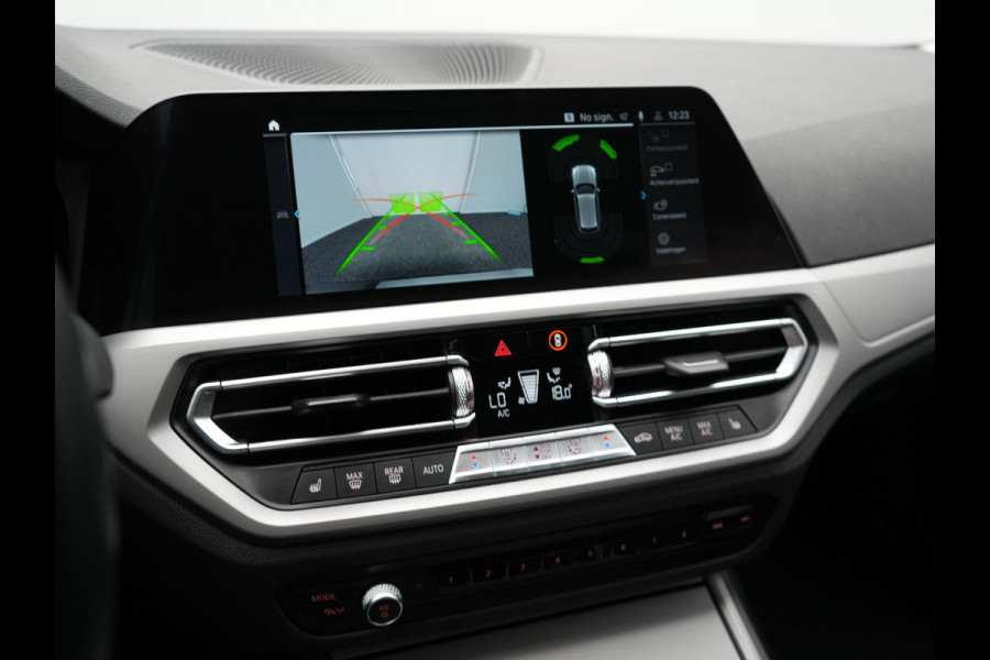 BMW 3 Serie Touring 320e Sportline Plug In Hybrid 204pk Dealer O.H PHEV | Sportstoelen Verwarmd | Camera | Apple Carplay | Navi Full Map | DAB | El. Achterklep |
