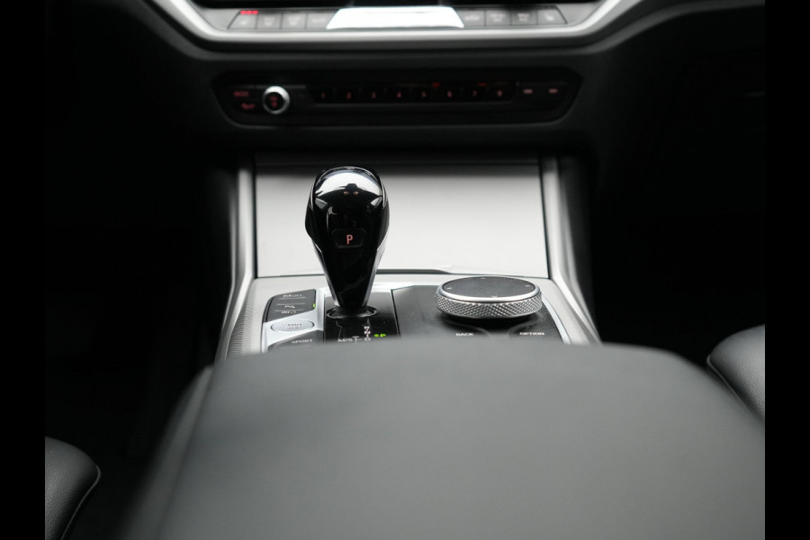 BMW 3 Serie Touring 320e Sportline Plug In Hybrid 204pk Dealer O.H PHEV | Sportstoelen Verwarmd | Camera | Apple Carplay | Navi Full Map | DAB | El. Achterklep |