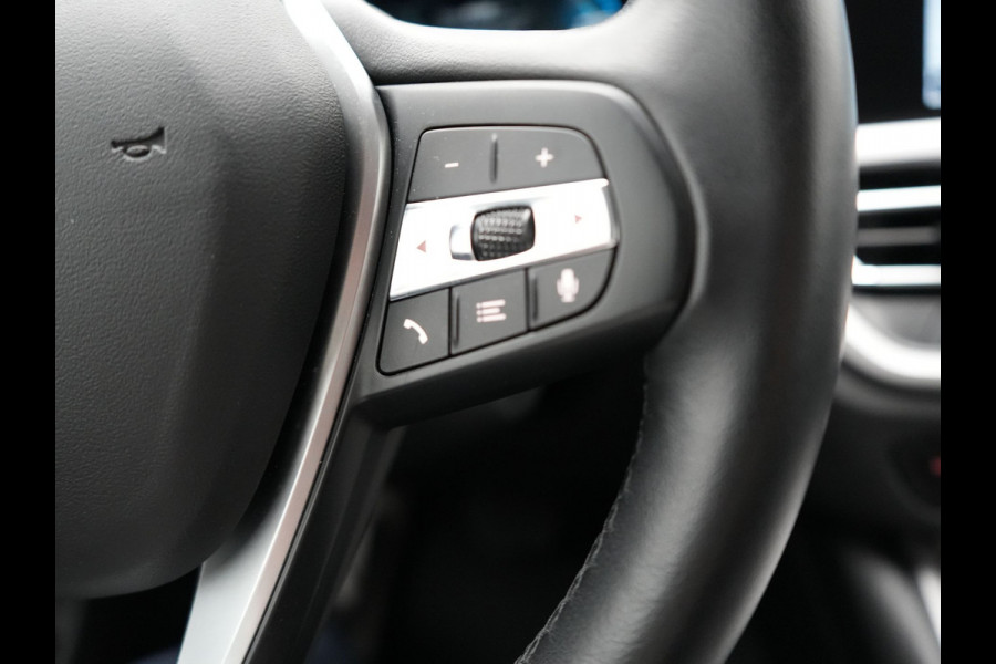 BMW 3 Serie Touring 320e Sportline Plug In Hybrid 204pk Dealer O.H PHEV | Sportstoelen Verwarmd | Camera | Apple Carplay | Navi Full Map | DAB | El. Achterklep |