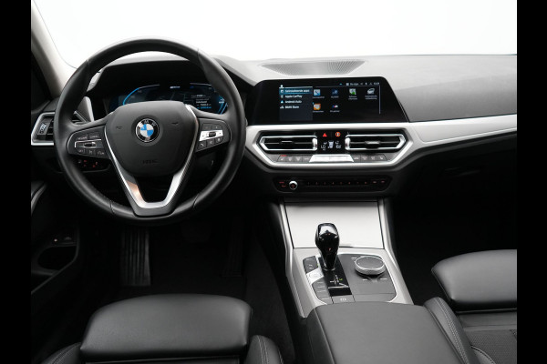 BMW 3 Serie Touring 320e Sportline Plug In Hybrid 204pk Dealer O.H PHEV | Sportstoelen Verwarmd | Camera | Apple Carplay | Navi Full Map | DAB | El. Achterklep |