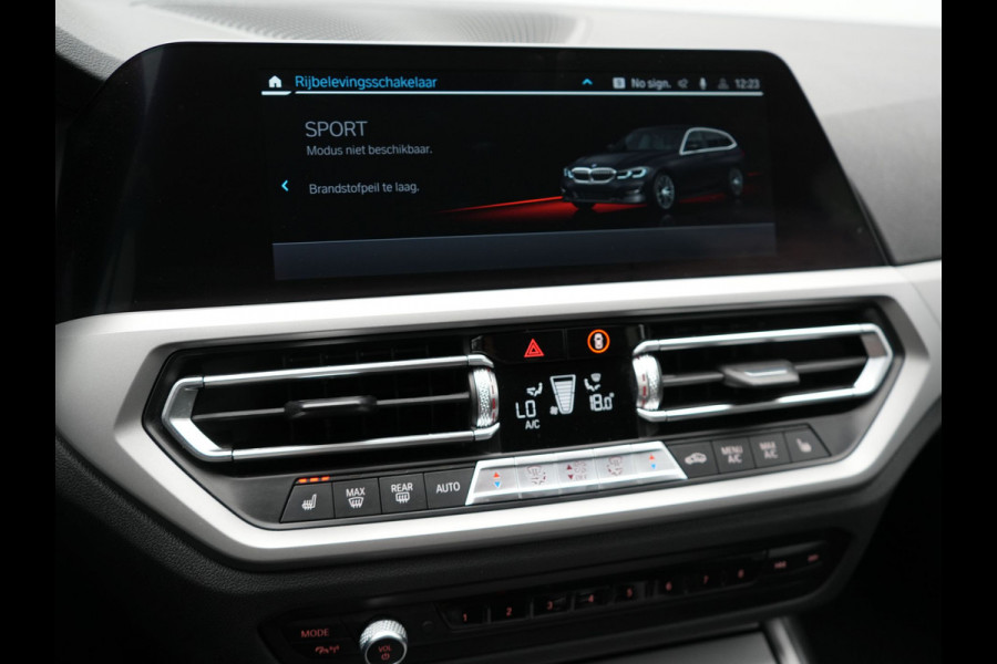 BMW 3 Serie Touring 320e Sportline Plug In Hybrid 204pk Dealer O.H PHEV | Sportstoelen Verwarmd | Camera | Apple Carplay | Navi Full Map | DAB | El. Achterklep |